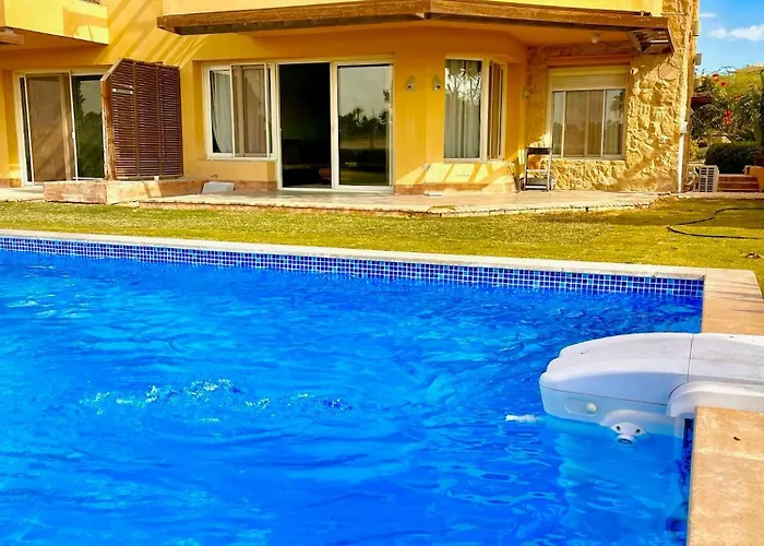 Private Pool 6 Bedroom In Einbay Nexthotel Вилла Айн-Сохна
