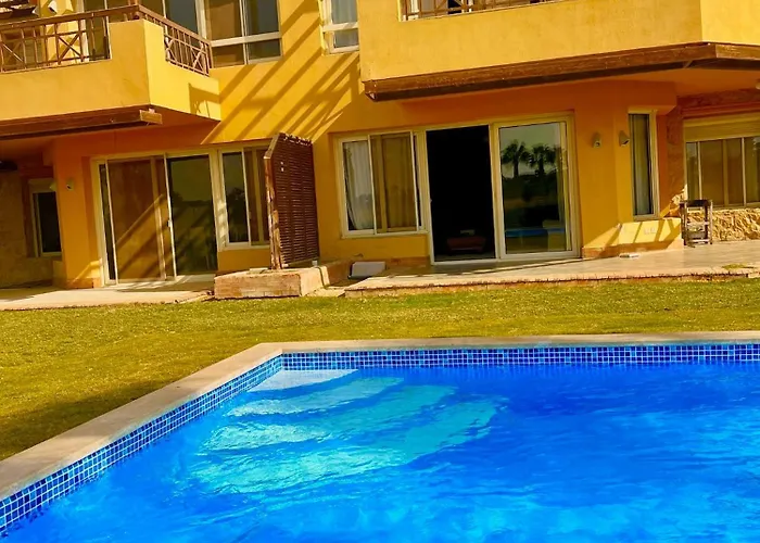Private Pool 6 Br In Einbay Nexthotel Ain Suchna