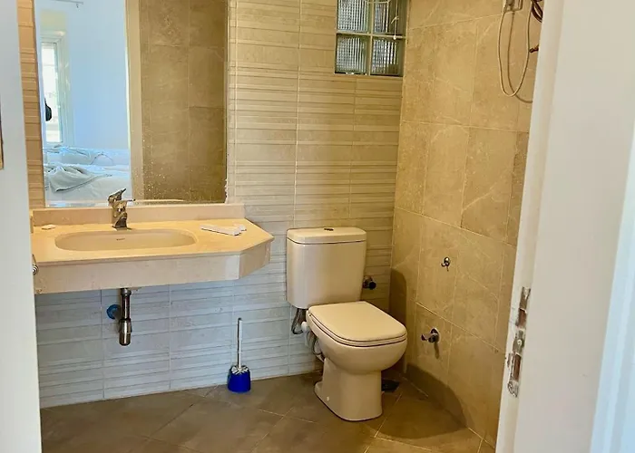 Private Pool 6 Bedroom In Einbay Nexthotel Вилла 3*